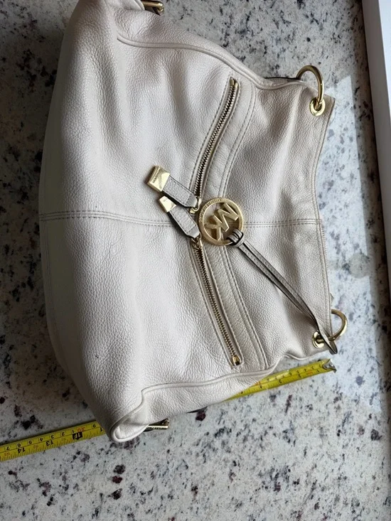 Michael Kors Cream Pebbled Leather Shoulder Bag with Gold Hardware - Picture 1 of 12